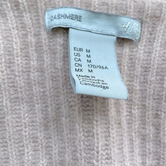 💯 cashmere V neck sweater - Picture 5 of 10